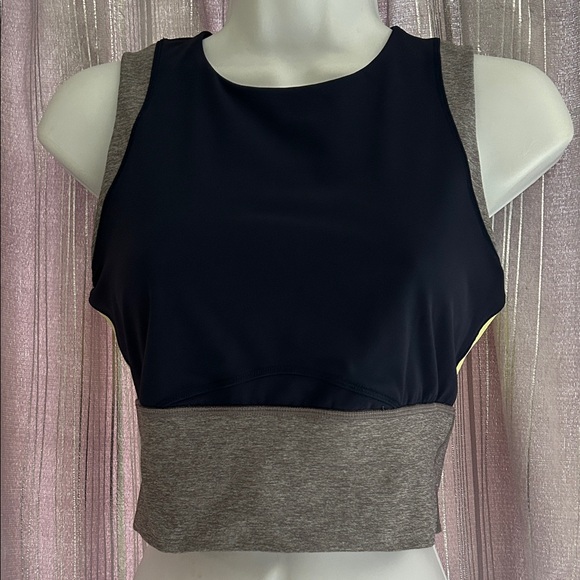 lululemon athletica Tops - Lululemon Kick Serve Sweat Bra. SIZE 8